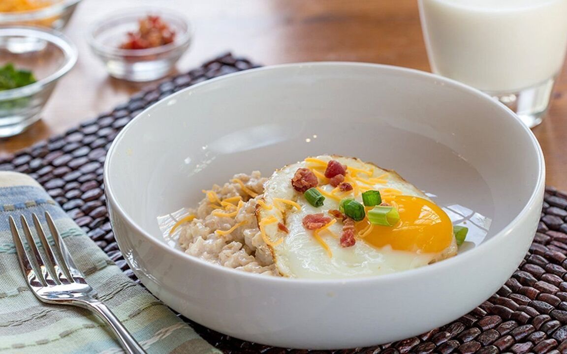 Avena en agua y huevos revueltos un excelente desayuno para la diabetes