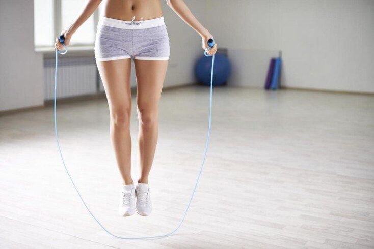 ejercicios con cuerdas para adelgazar los costados y el abdomen